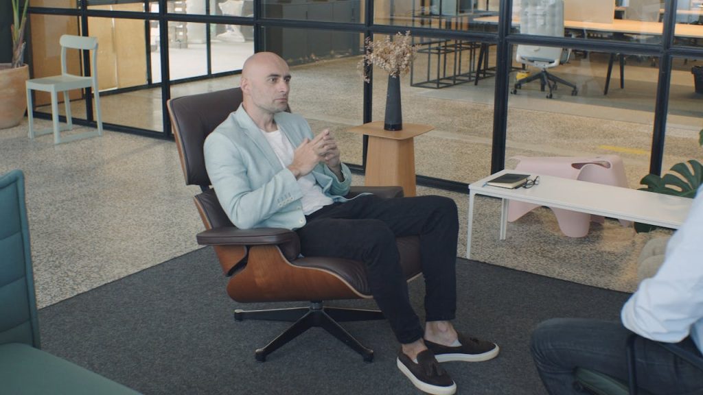 Cum să comunici eficient pentru a avea o carieră de succes