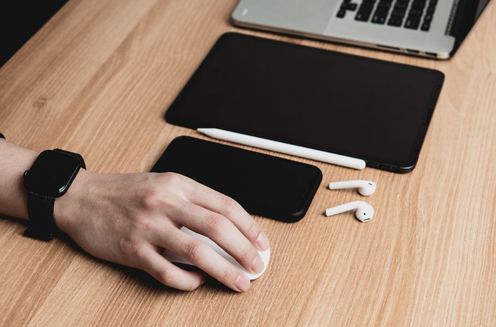 Artă și tehnologie Îmbinarea creativității cu inovația digitală
