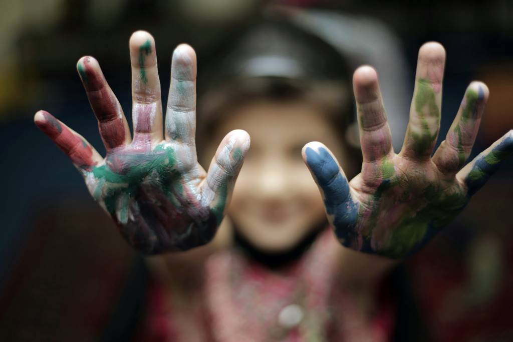 Activități creative pentru copii - carte de colorat educativă pentru copii